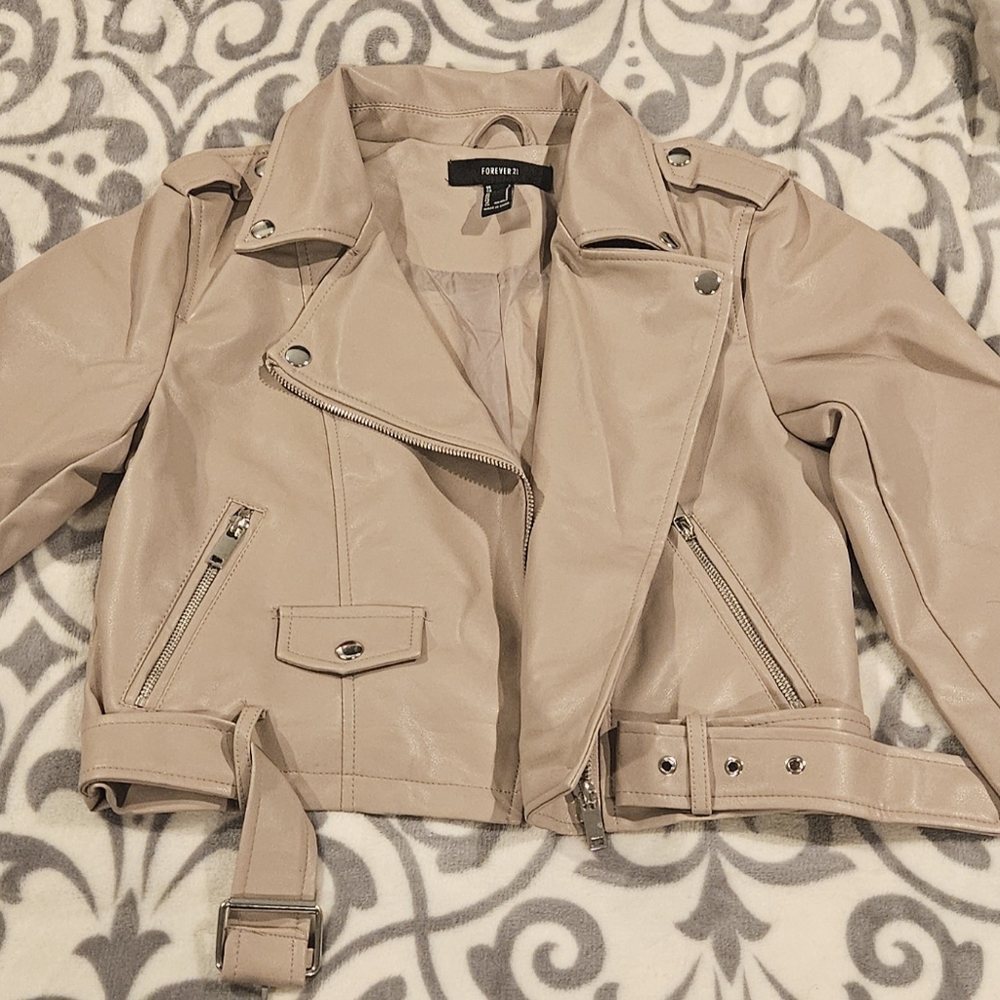 NEW! Womens forever 21 faux leather jacket size small Cream/light tan color